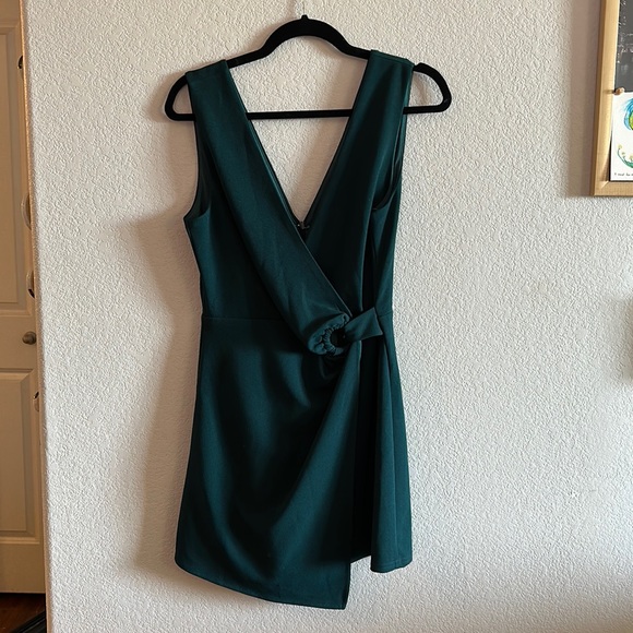 Lulu’s Minidress - Picture 3 of 6